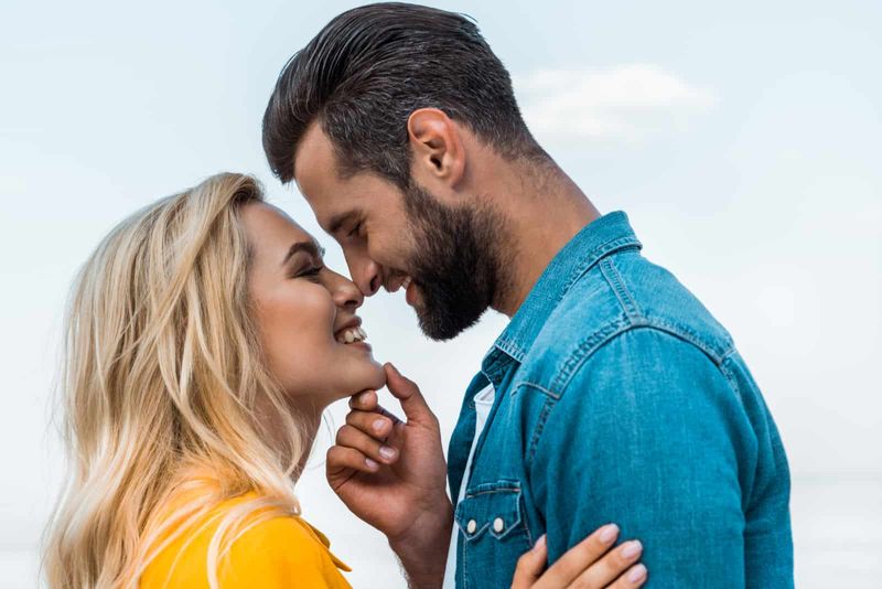 6 sinais de um relacionamento sério e 7 dicas para construir um