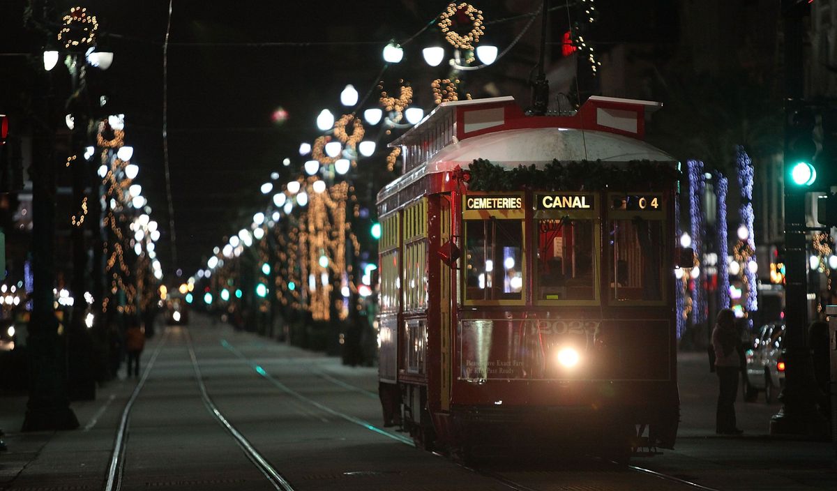 Els residents de Nova Orleans abracen la temporada de vacances
