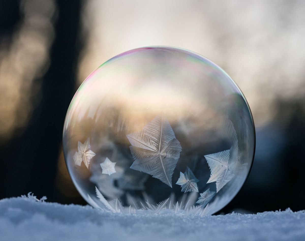 blasen gefrorene Blasen Schneetag Kinder