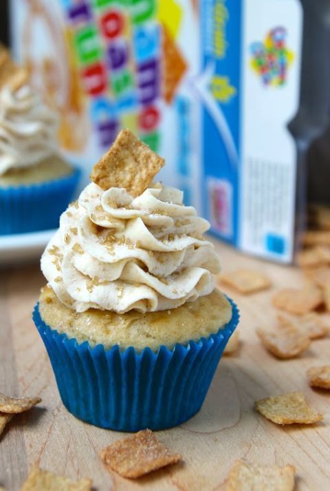 Cupcakes cu prăjituri de scorțișoară cu scorțișoară