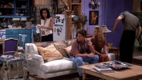 Monica Geller arată bine în timpul curățării