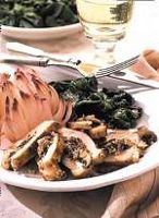 Mushroom-Stuffed Pork Chops na may Spinach Sauté