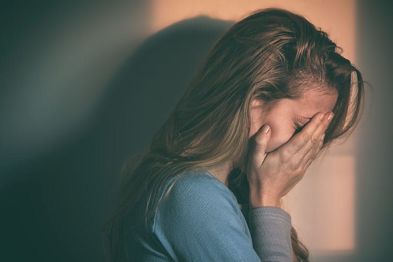 Trong sâu thẳm tôi biết đã đến lúc để bạn ra đi
