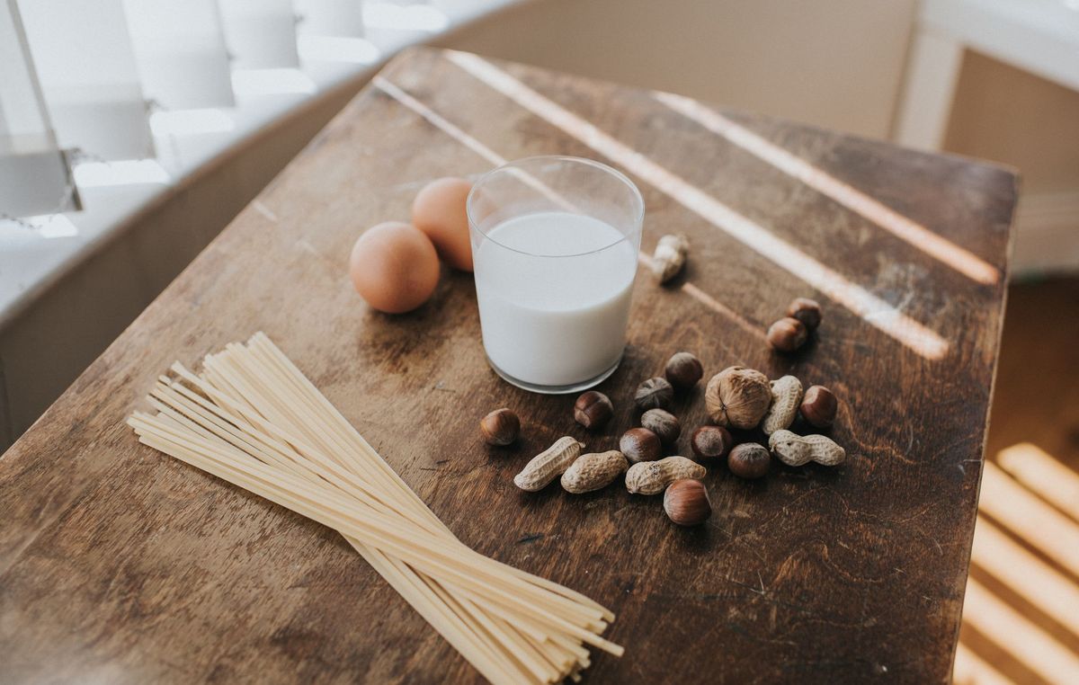 telur, pasta, kacang-kacangan dan susu