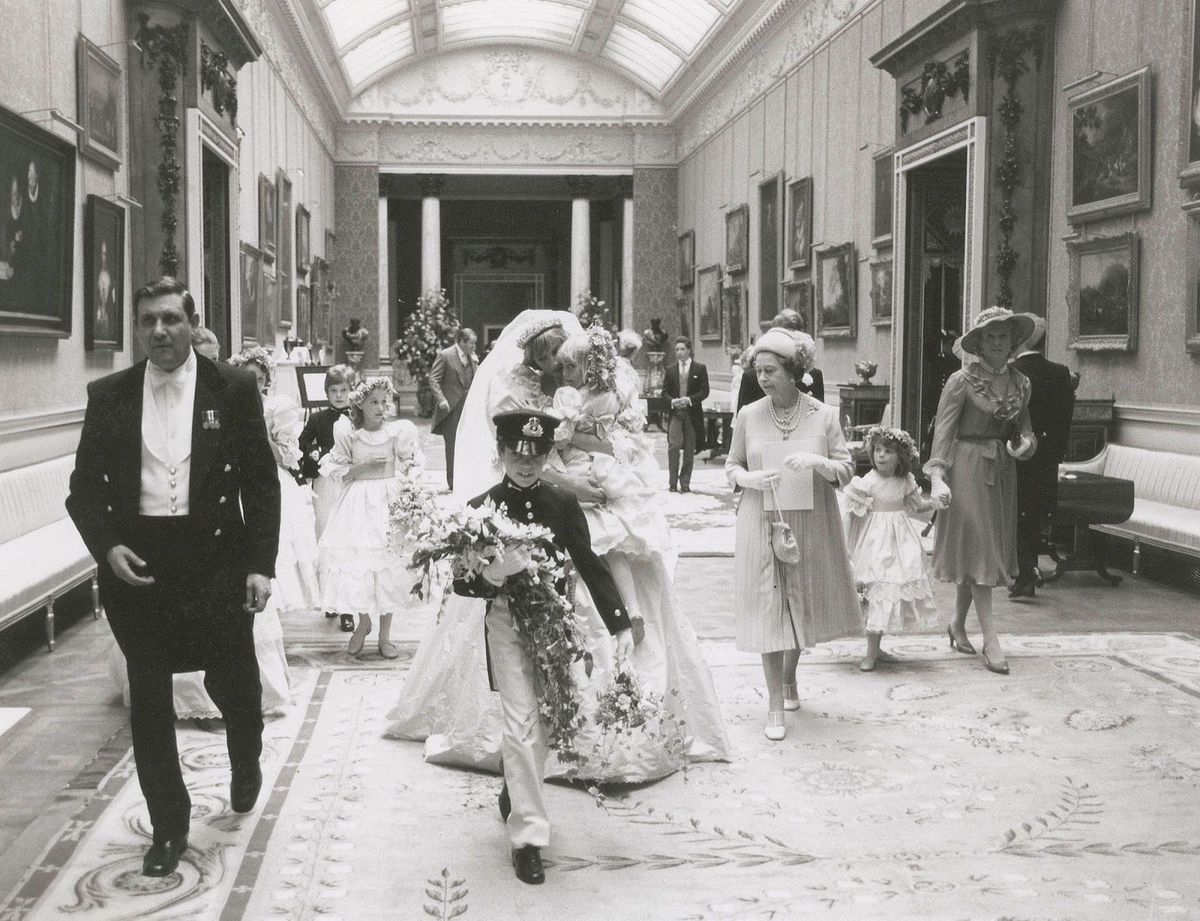 Pantaloni, fotografie, costum, monocrom, rochie, clasic, cadru, ceremonie, îmbrăcăminte vintage, blazer,