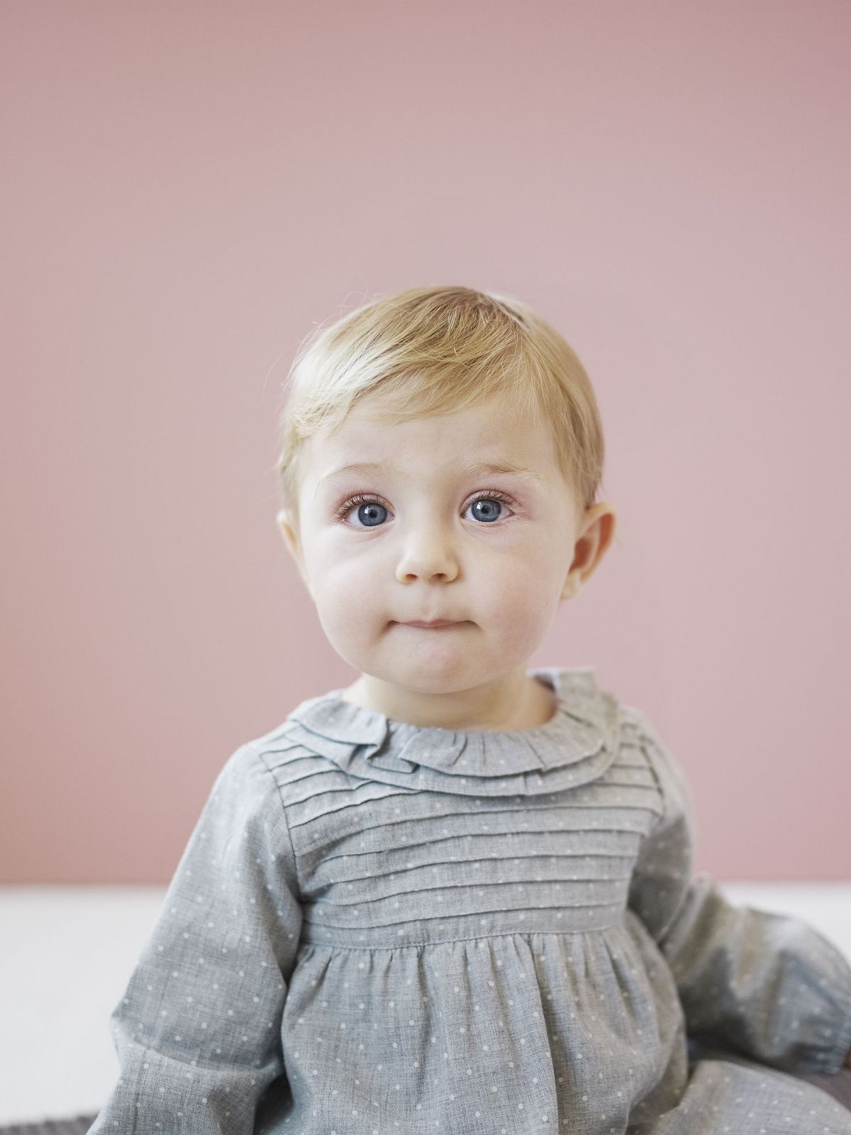 Kind, Gezicht, Haar, Wang, Hoofd, Peuter, Huid, Neus, Blond, Staand,