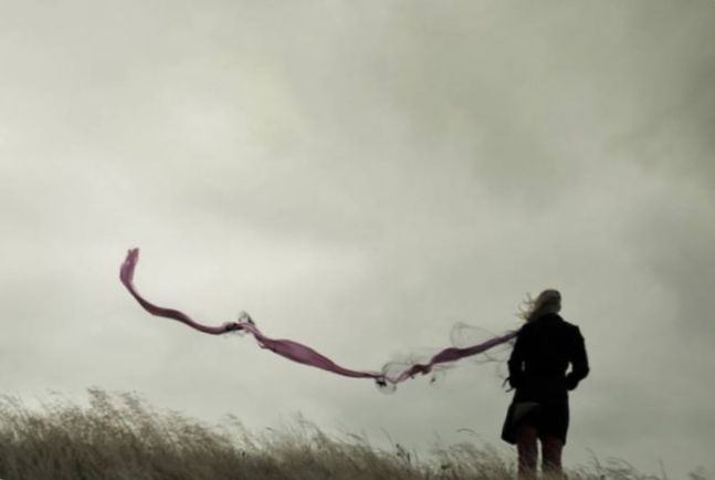 10 tekenen dat u ruimte nodig heeft in uw relatie en waarom het een goede zaak is