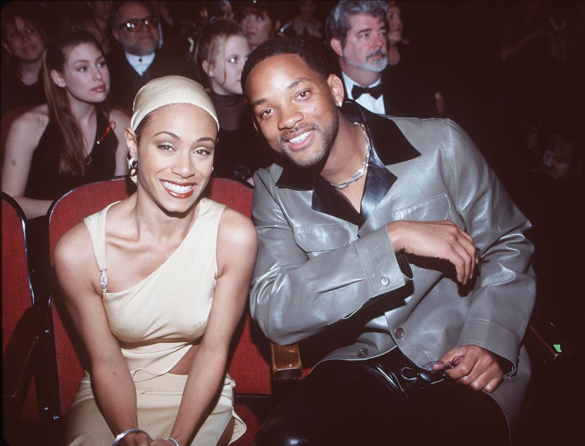 24/02/99 Los Angeles, CA. Jada Pinkett Smith împreună cu soțul ei, Will Smith, la cea de-a 41-a ediție a premiilor Grammy A