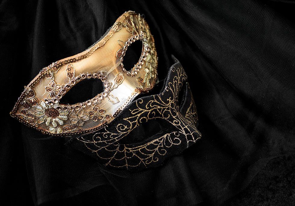 Máscara, Máscara, Traje, Sombrerería, Accesorio de vestuario, Accesorio de moda, Carnaval, Evento, Mardi Gras, Metal,