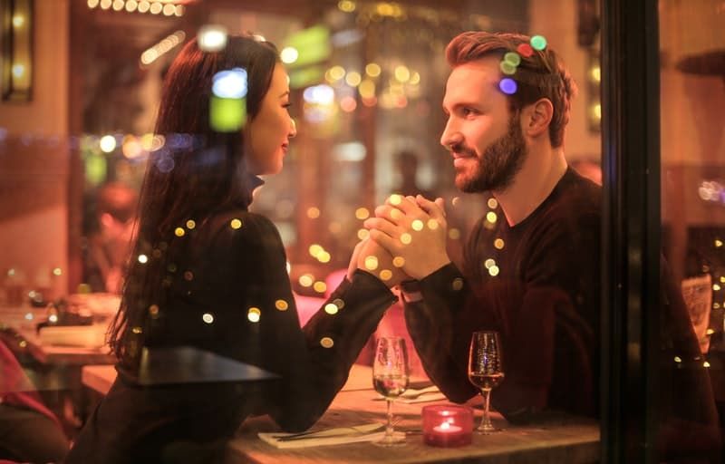 5 طرق مزعجة يخدعك بها الشريك المسيطر