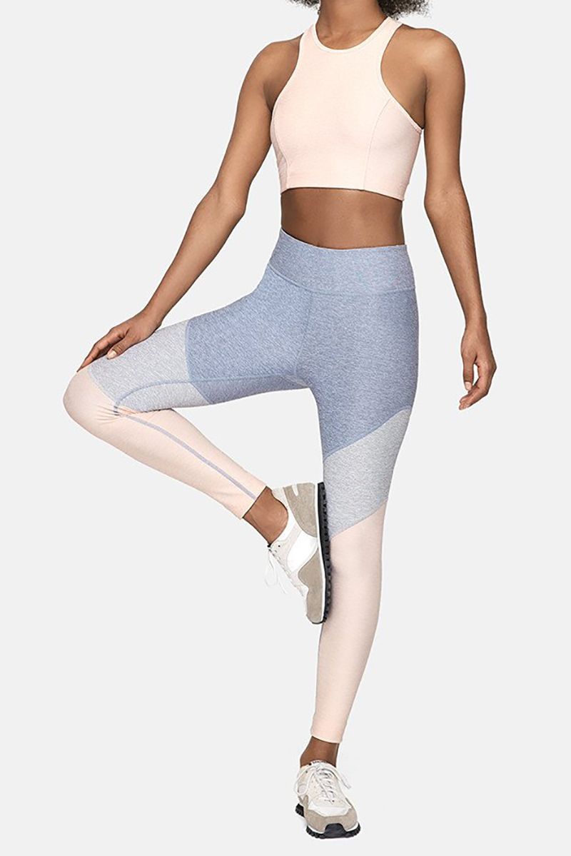 Kleidung, Taille, Strumpfhose, Leggings, Bein, Unterwäsche, Oberschenkel, Bauch, stehend, menschliches Bein,