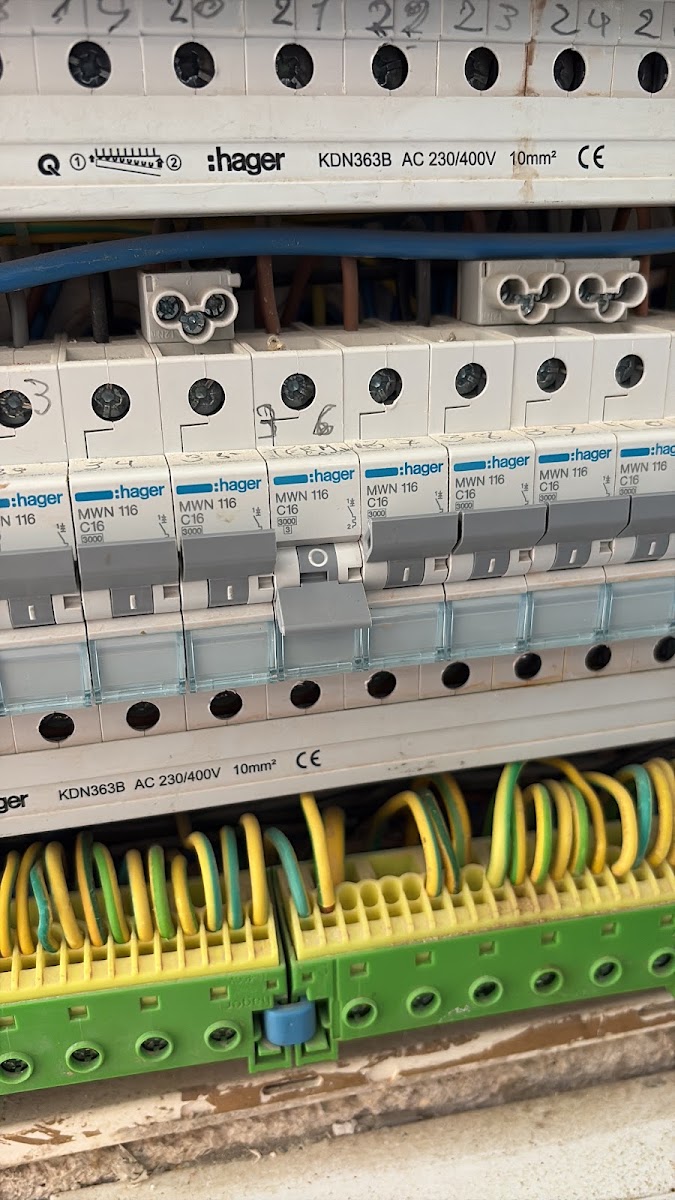 Eletricista 24 Horas Lisboa - 220Volts Soluções Elétricas foto 3