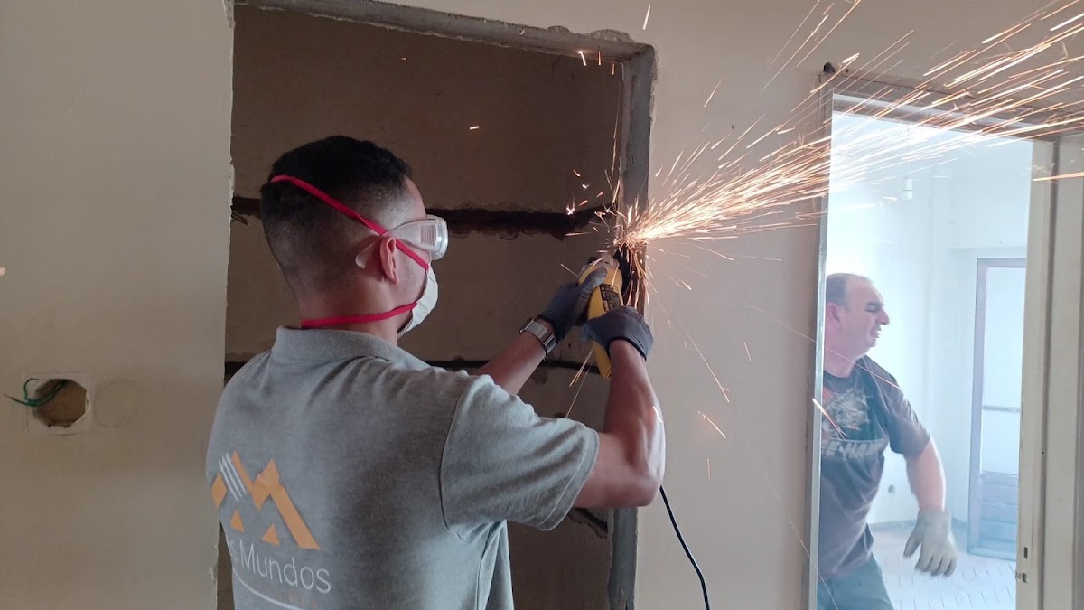 Três Mundos | Remodelações, Pintura, Pavimento Flutuante, Pladur