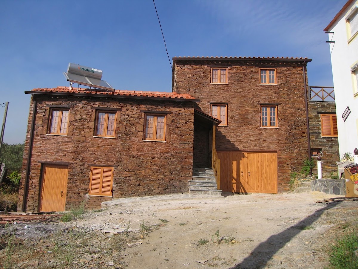 CAIXINUNES - Industria de Caixilharia, Unipessoal, Lda.