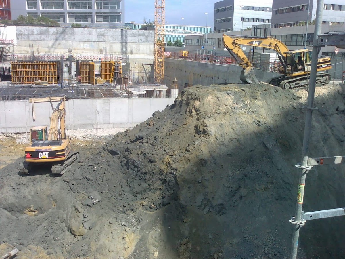 Henriques & Belo - Escavações e Terraplanagens, Lda foto 9