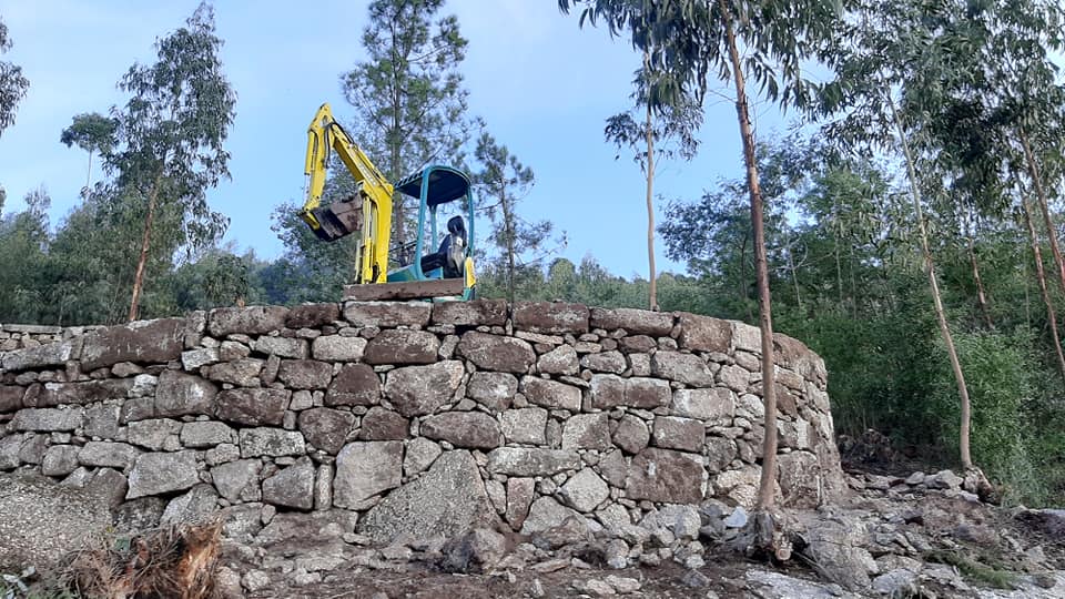 Motivo Rústico – Construções e Terraplanagens foto 9