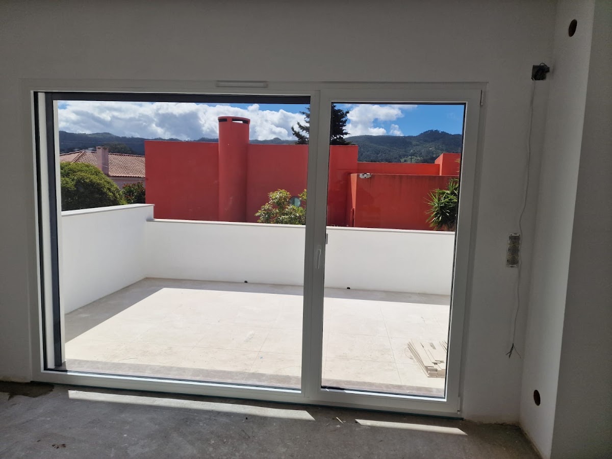 Windows Lux - Janelas PVC / Alumínio