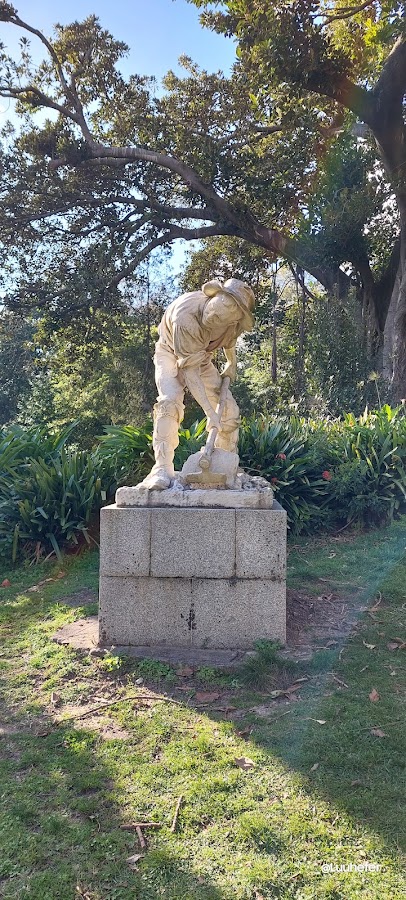 Estátua O Cavador - de Costa Motta (tio) foto 4