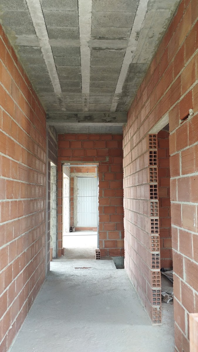 Capoto ladrilhador Alvenaria Remodelação Construção Civil Acabamento Reabilitação de Fachadas Pintura Impermeabilização foto 2