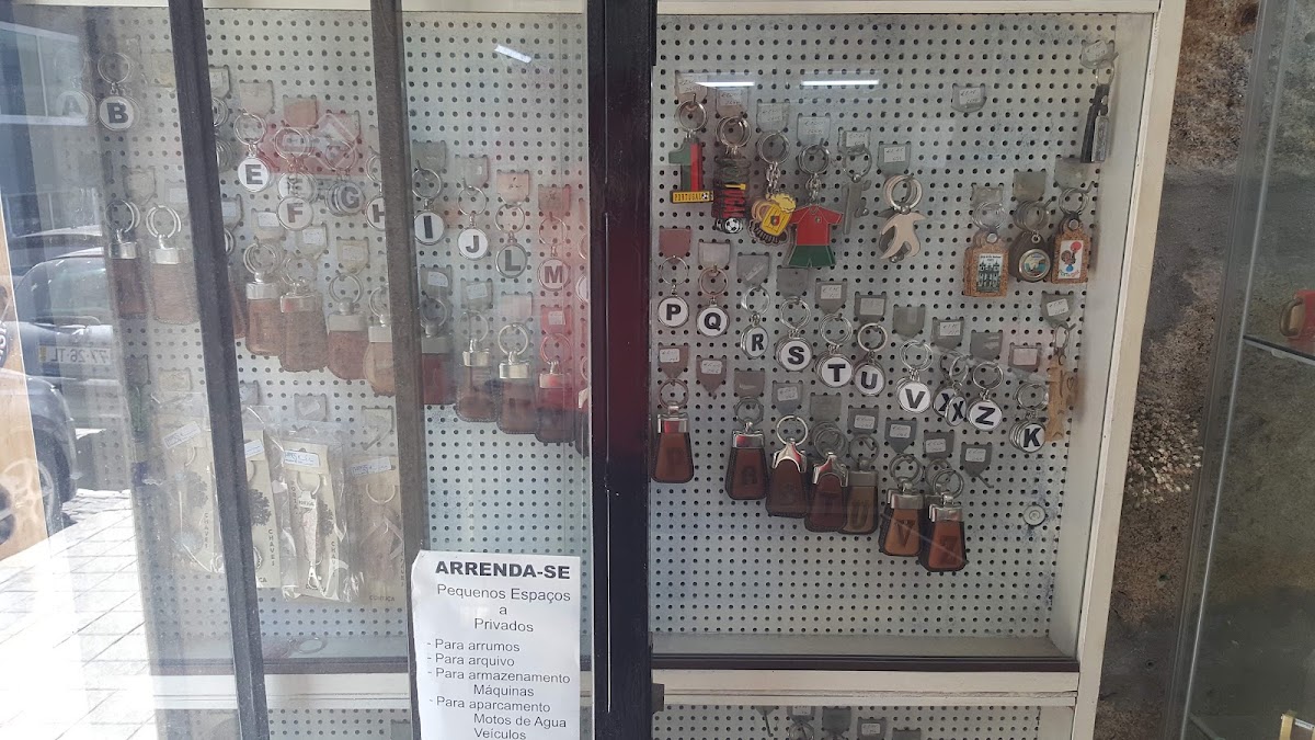 Chaves Bonjardim-Comercio De Chaves, Lda.