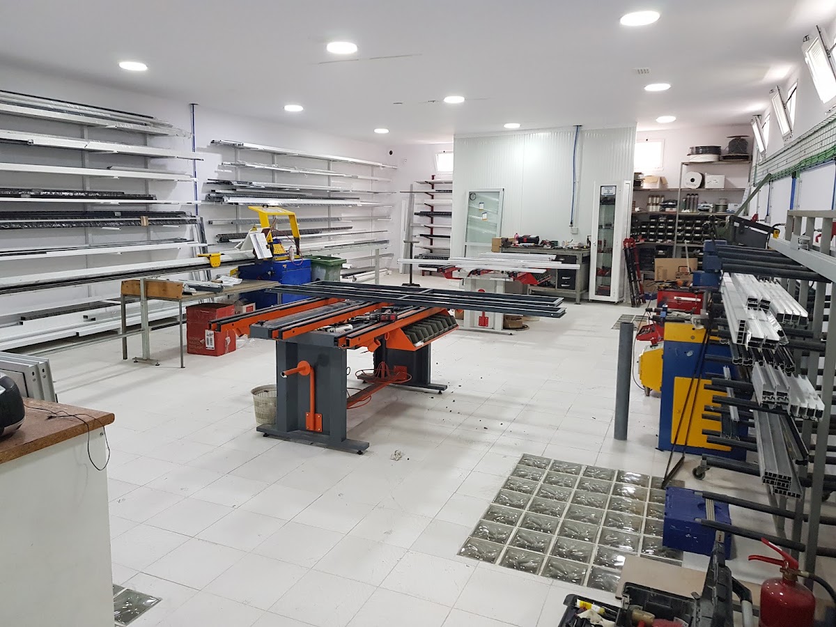 Fazmeca - Fabricante caixilharia em aluminio e pvc foto 2