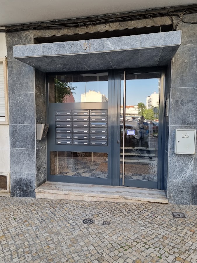 Fazmeca - Fabricante caixilharia em aluminio e pvc foto 4