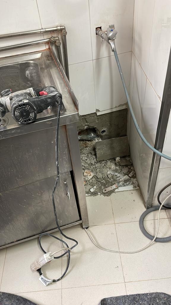 Canalizador 24 horas - Detecção Fugas de Agua - Desentupimentos - Canalização - Abelha Mestra foto 6