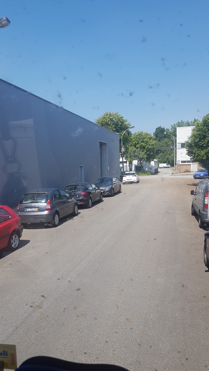 Navarra Iii-Acessórios De Alumínio, Lda